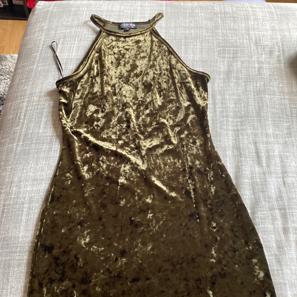 Dark green velvet skin tight dress
